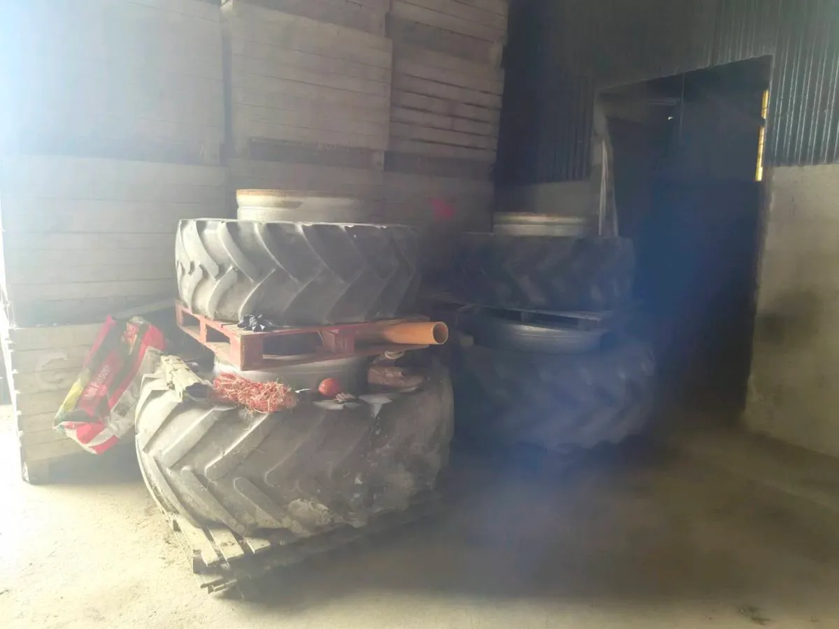 Dual wheels - Image 1