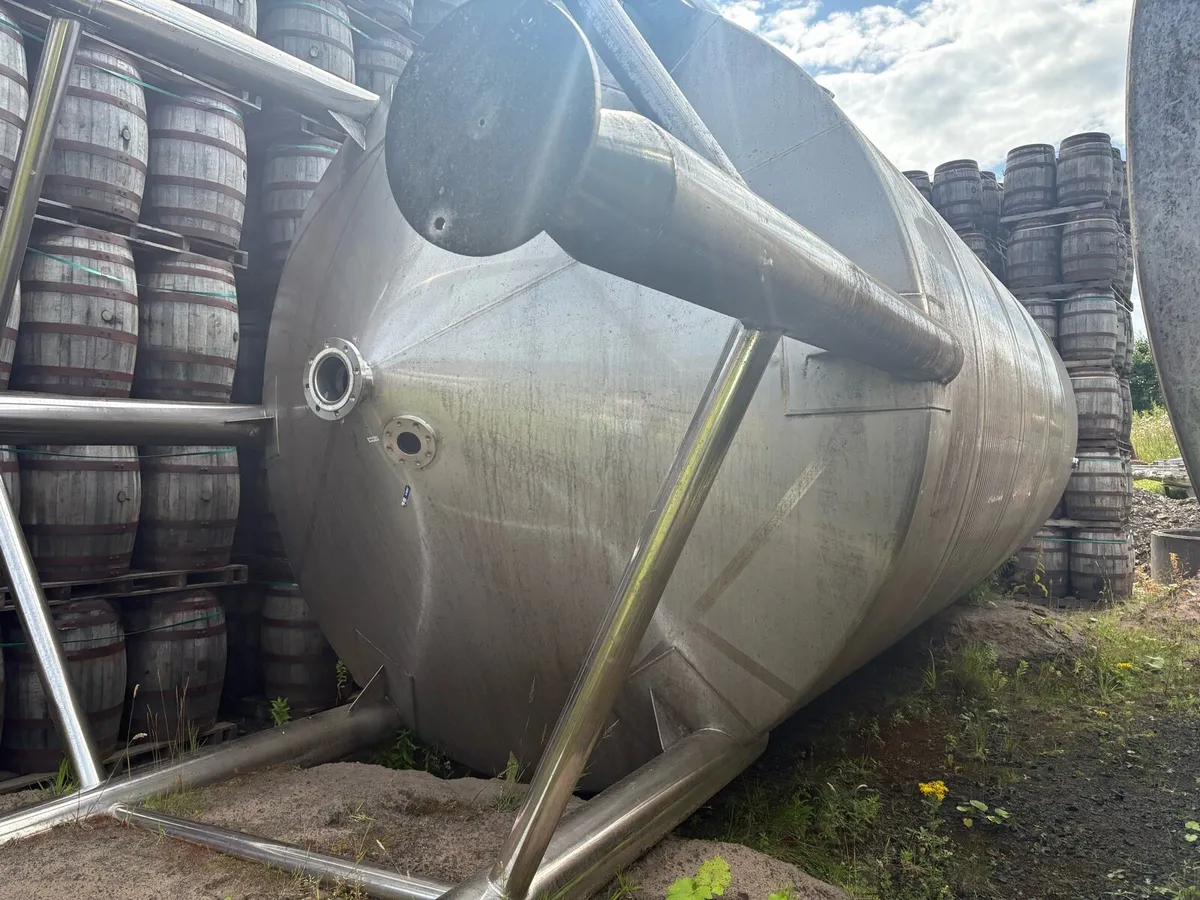Stainless steel tanks - Image 1
