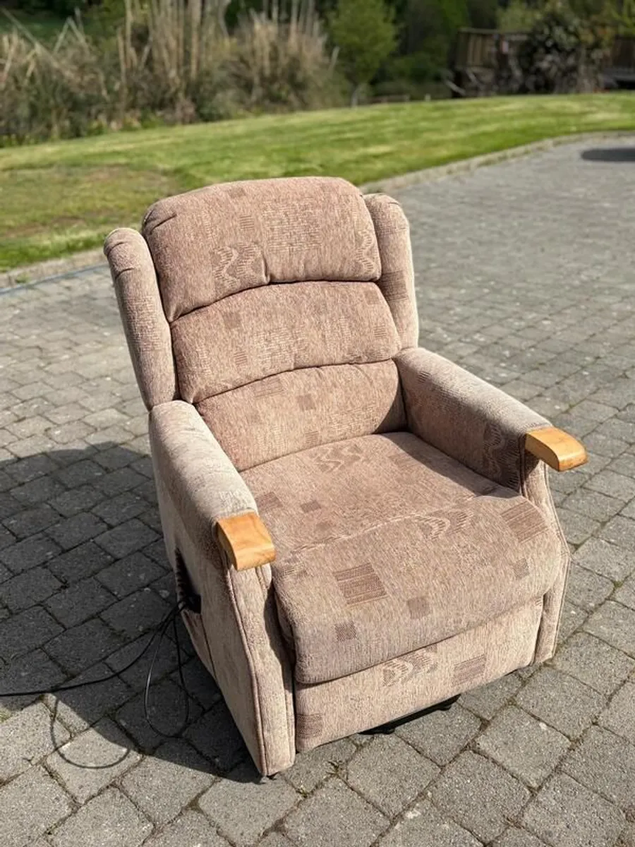 Rise & Recline Armchair (Tilt & Lift) - Image 2