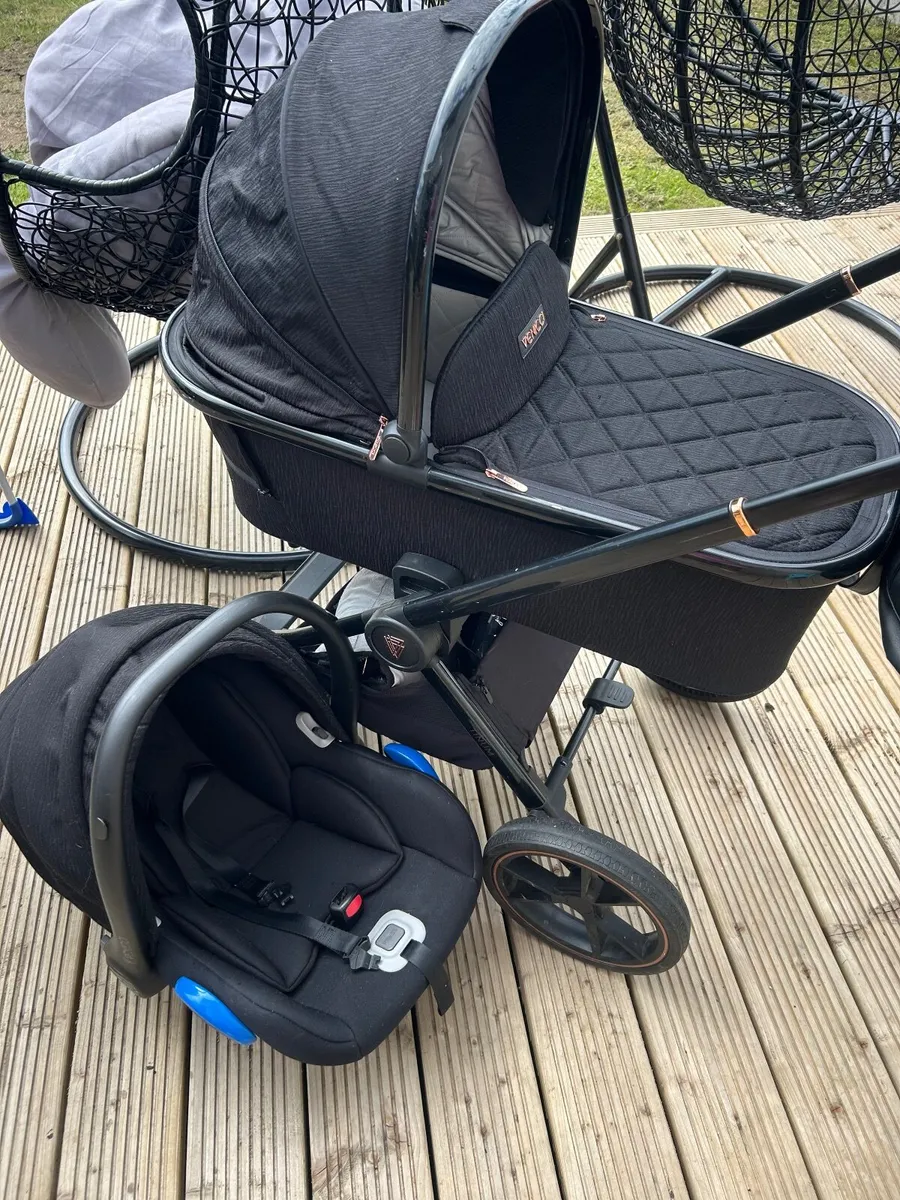 pram - Image 1