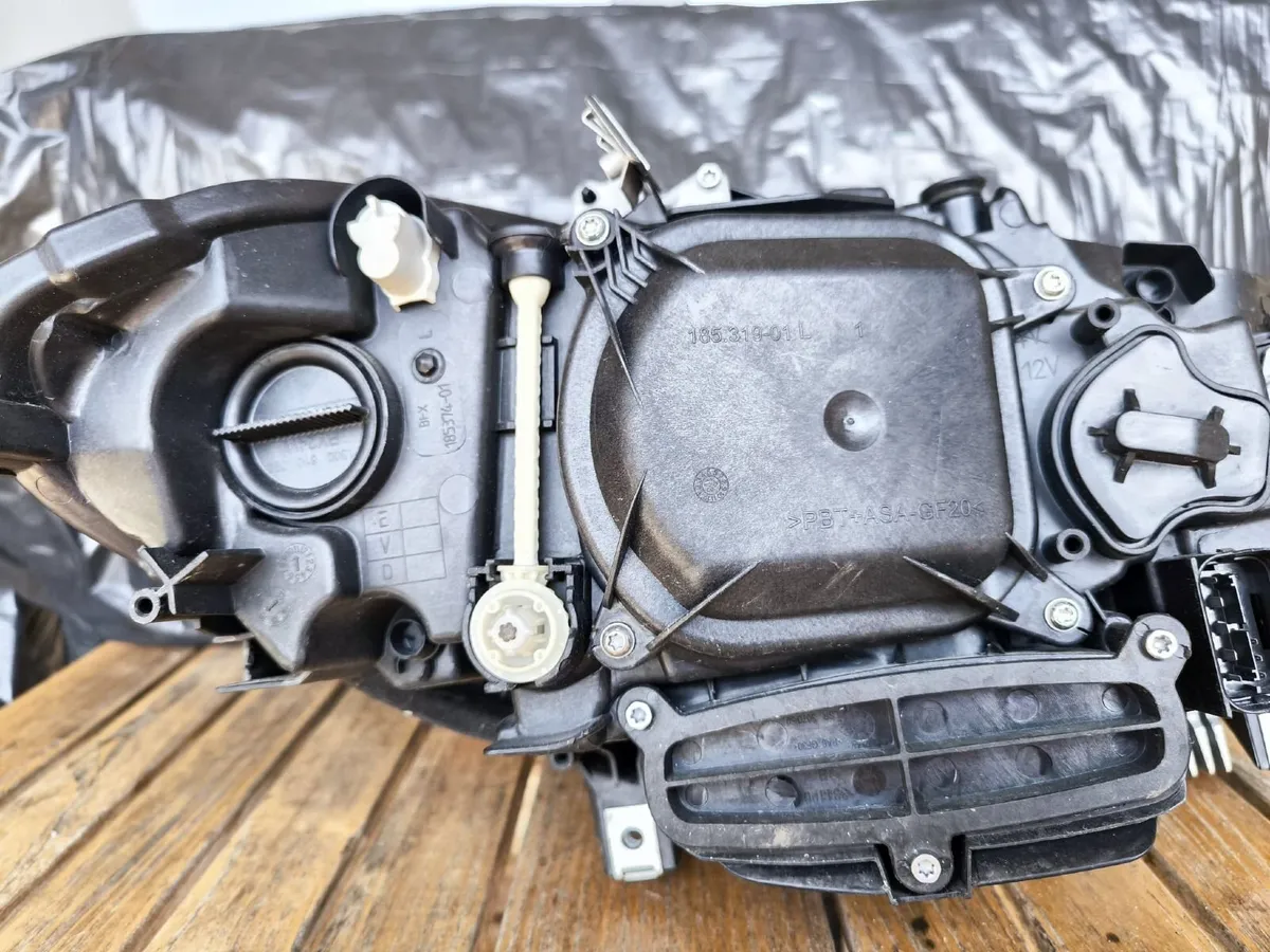 BMW 5 Series F10 F11 LCI Adaptive Xenon Headlight - Image 4