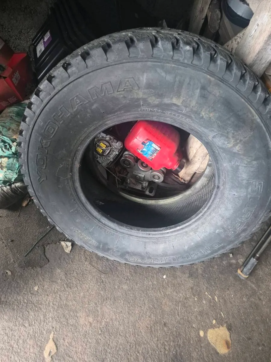 Tyre Yokohama 255 70 R15 - Image 1