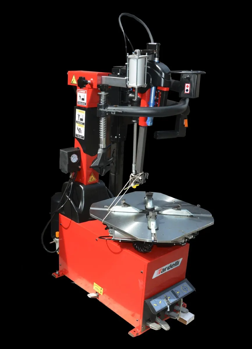 TYRE CHANGER