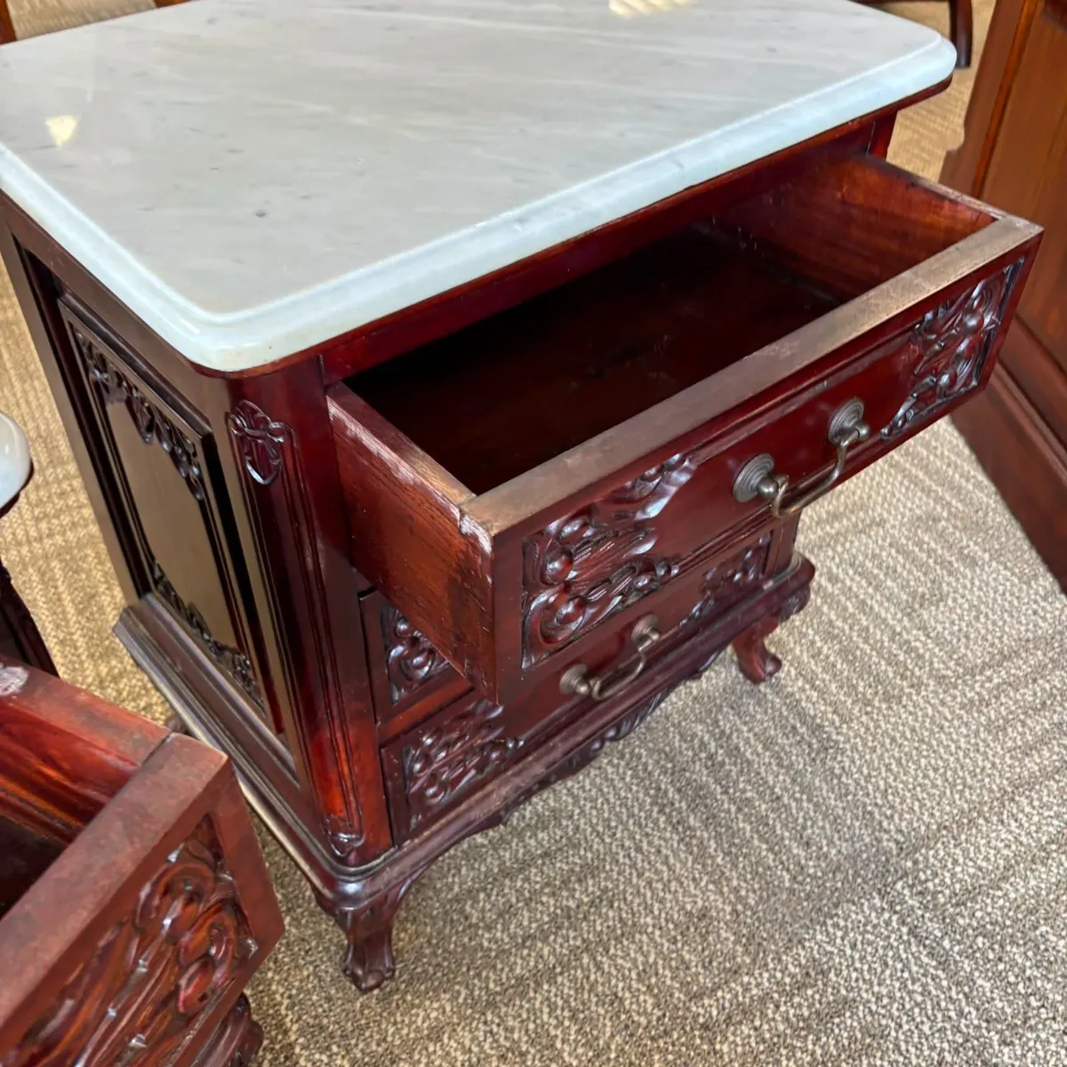 Vintage, 20th-century mahogany marble-topped bedsi - Image 2