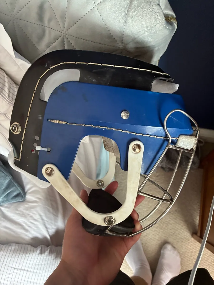 Gola helmet - Image 3