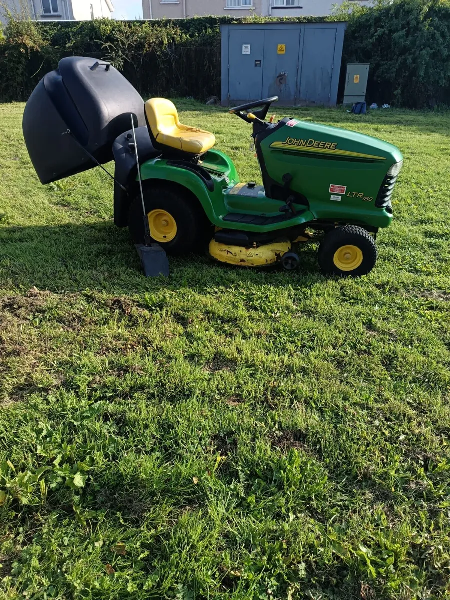 John deere commercial ride on lawnmower - Image 3