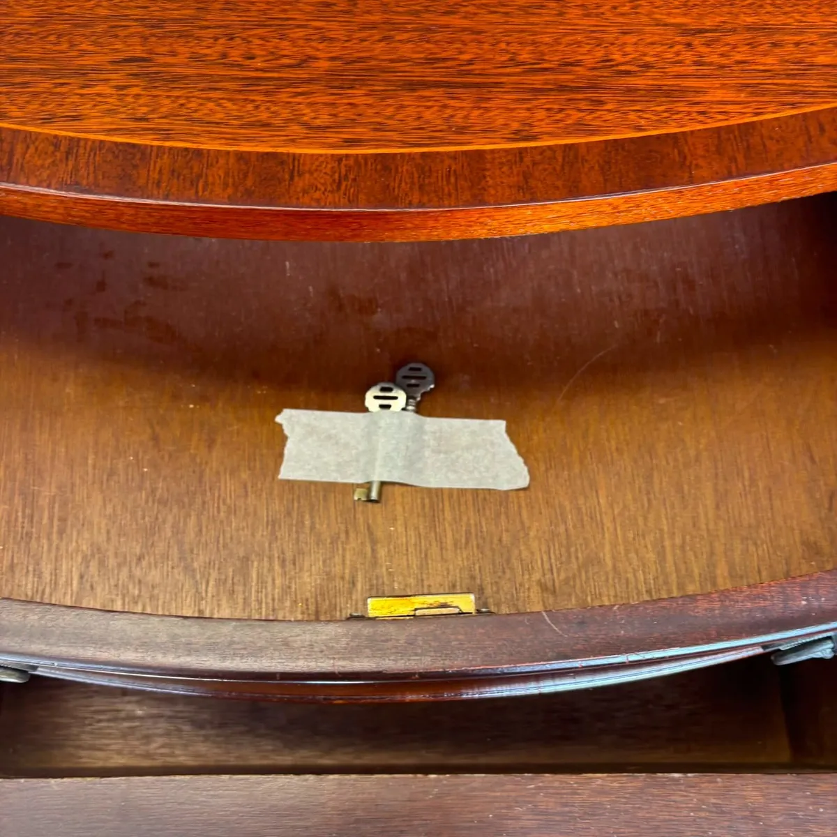 Vintage mahogany flamed bow-fronted sideboard - Image 2