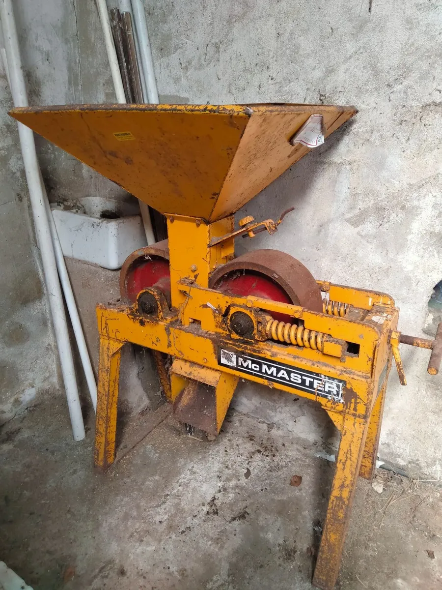 Grain auger and roller - Image 2