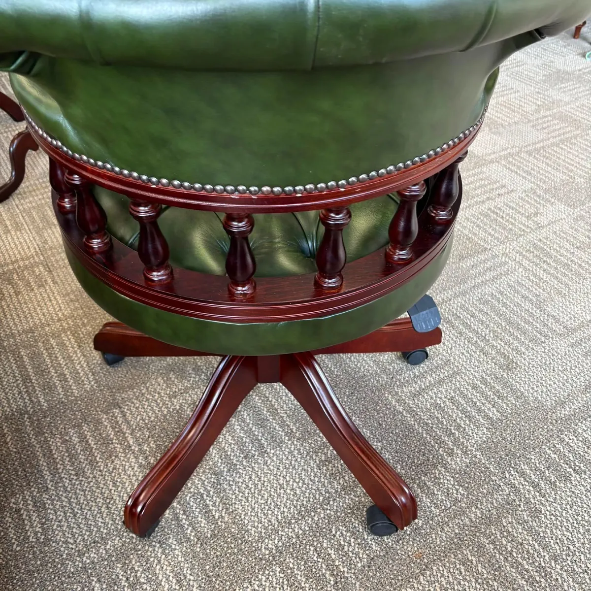 Chesterfield button back swivel leather captains - Image 4