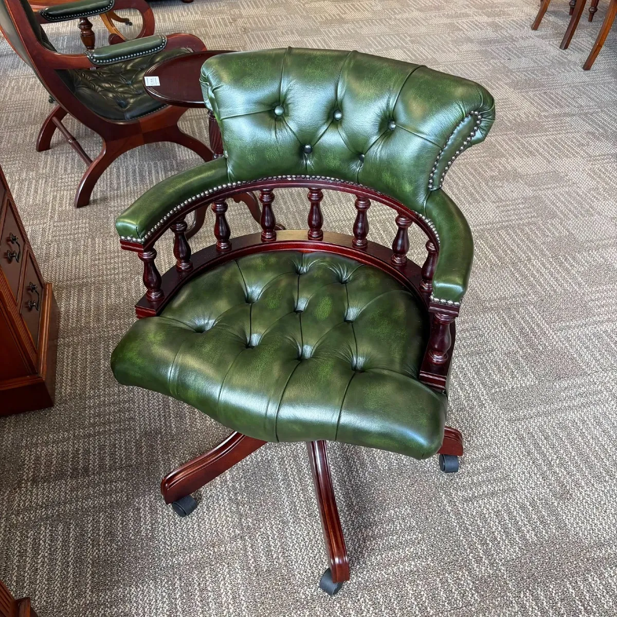 Chesterfield button back swivel leather captains - Image 1