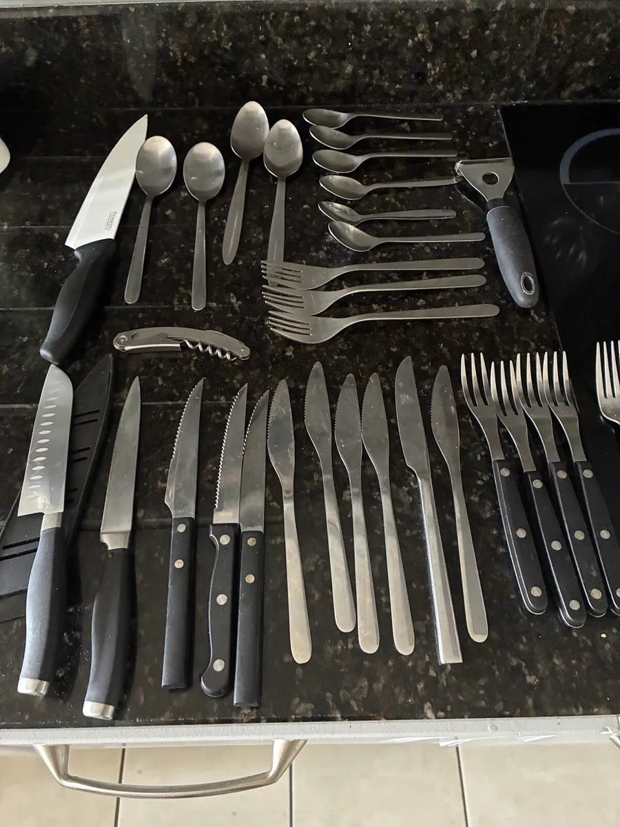 Cutlery Collection (32 pieces) - Image 1