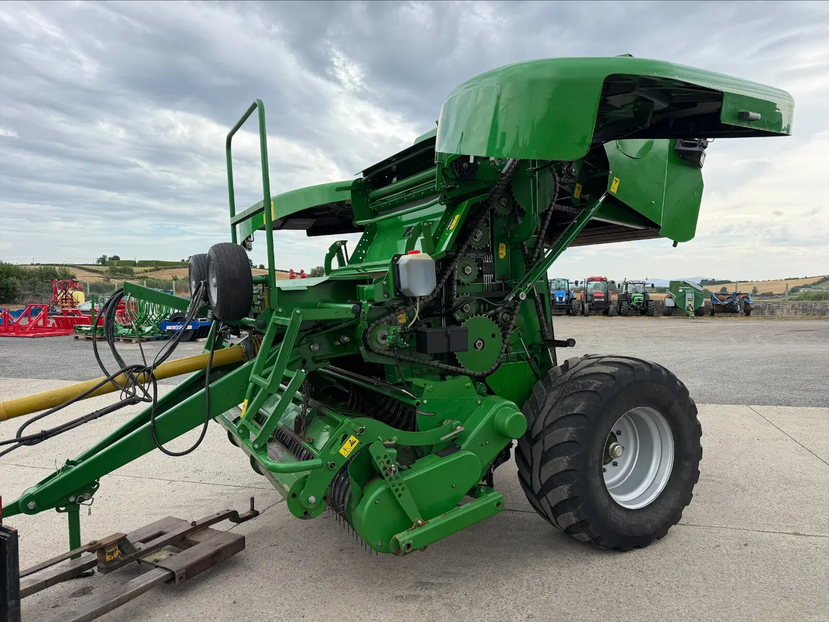 2017 McHale F5500 15-Knife Baler For Sale - Image 1