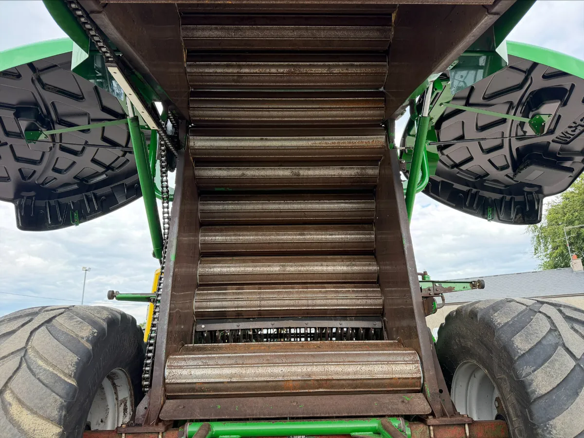2017 McHale F5500 15-Knife Baler For Sale - Image 4