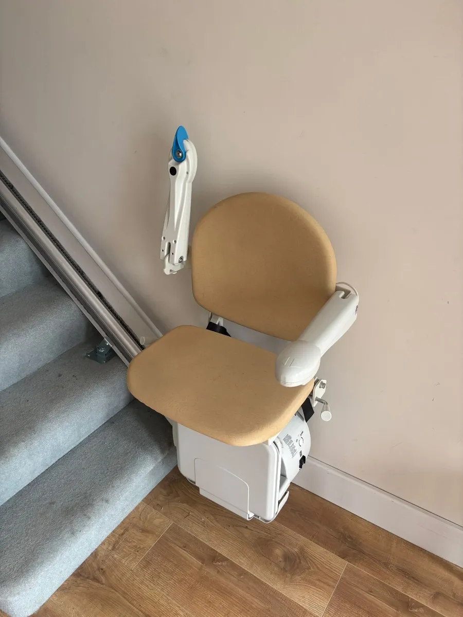 HANDICARE STAIRLIFT - Image 3