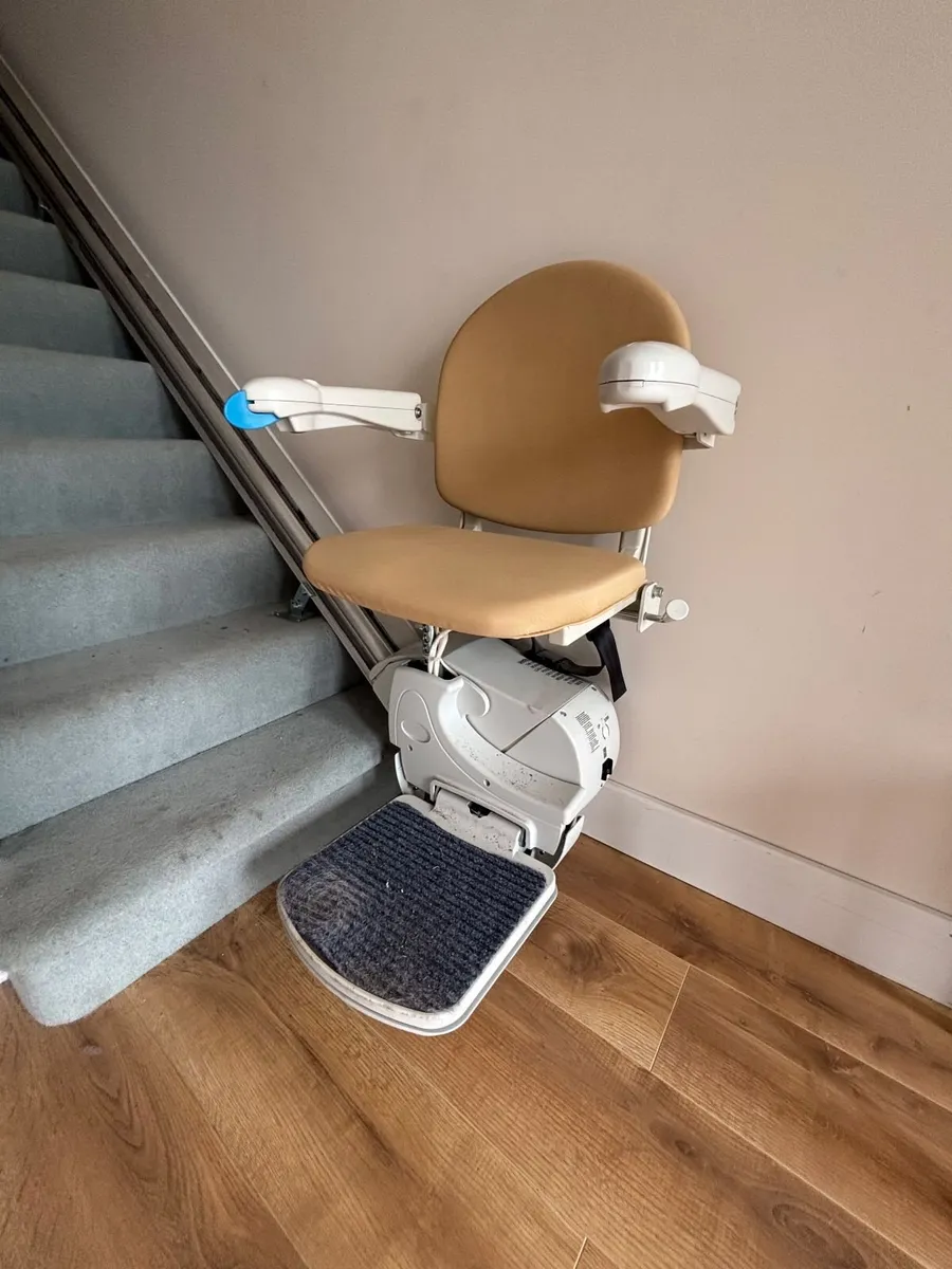 HANDICARE STAIRLIFT - Image 4
