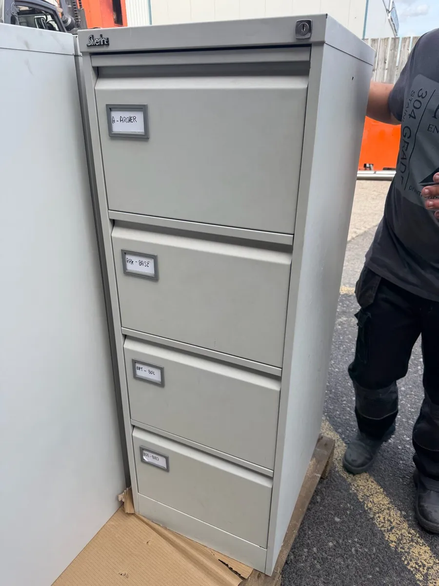 Four drawer filing cabinets - Image 2