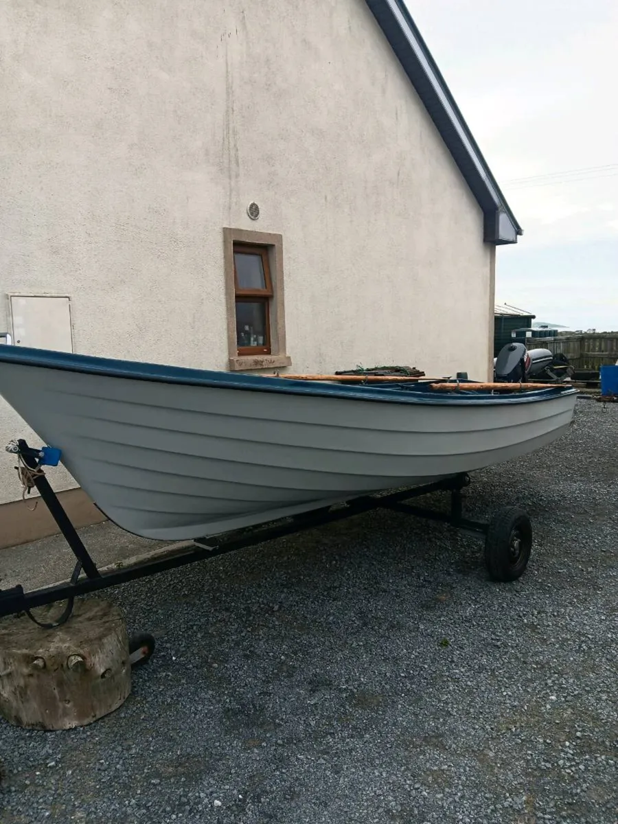 16 ft Fiberglass Lake Boat - Image 1
