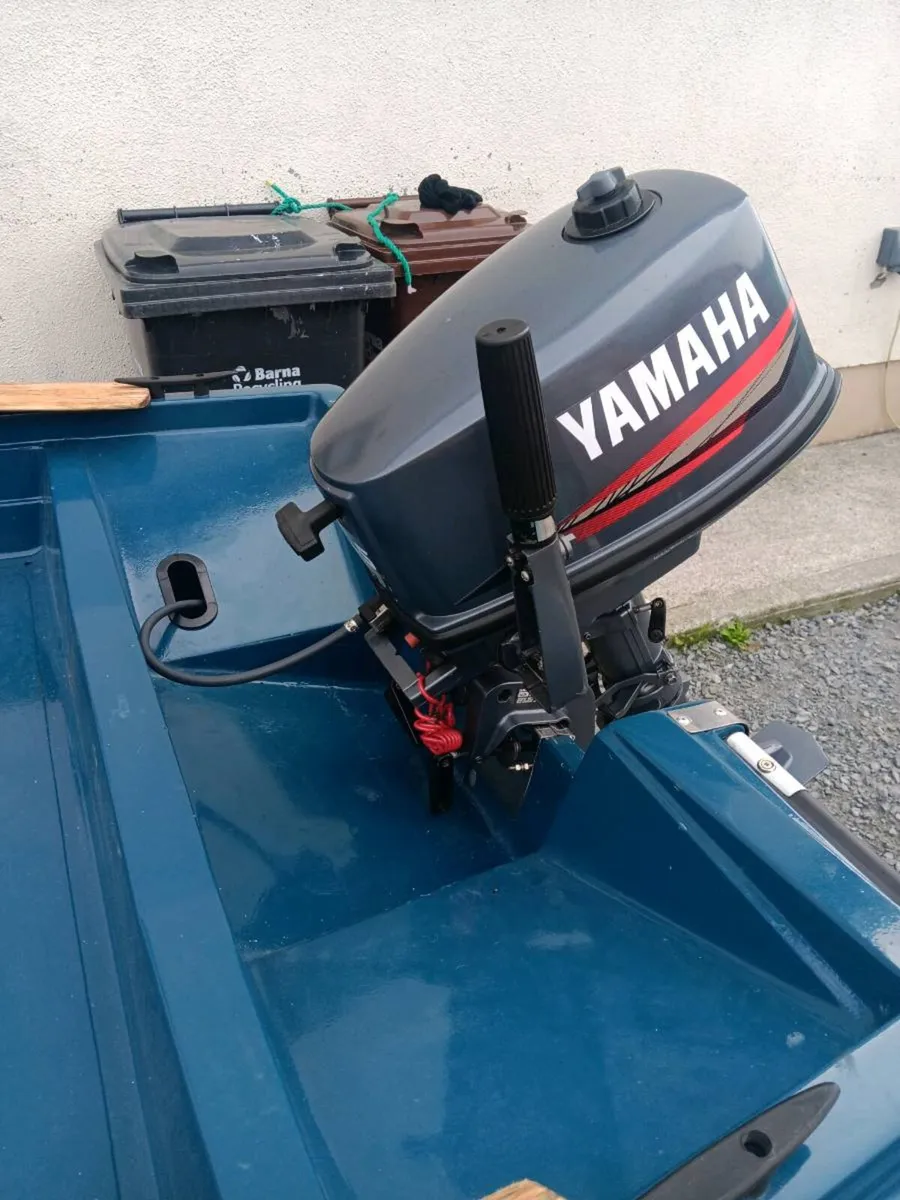 16 ft Fiberglass Lake Boat - Image 3