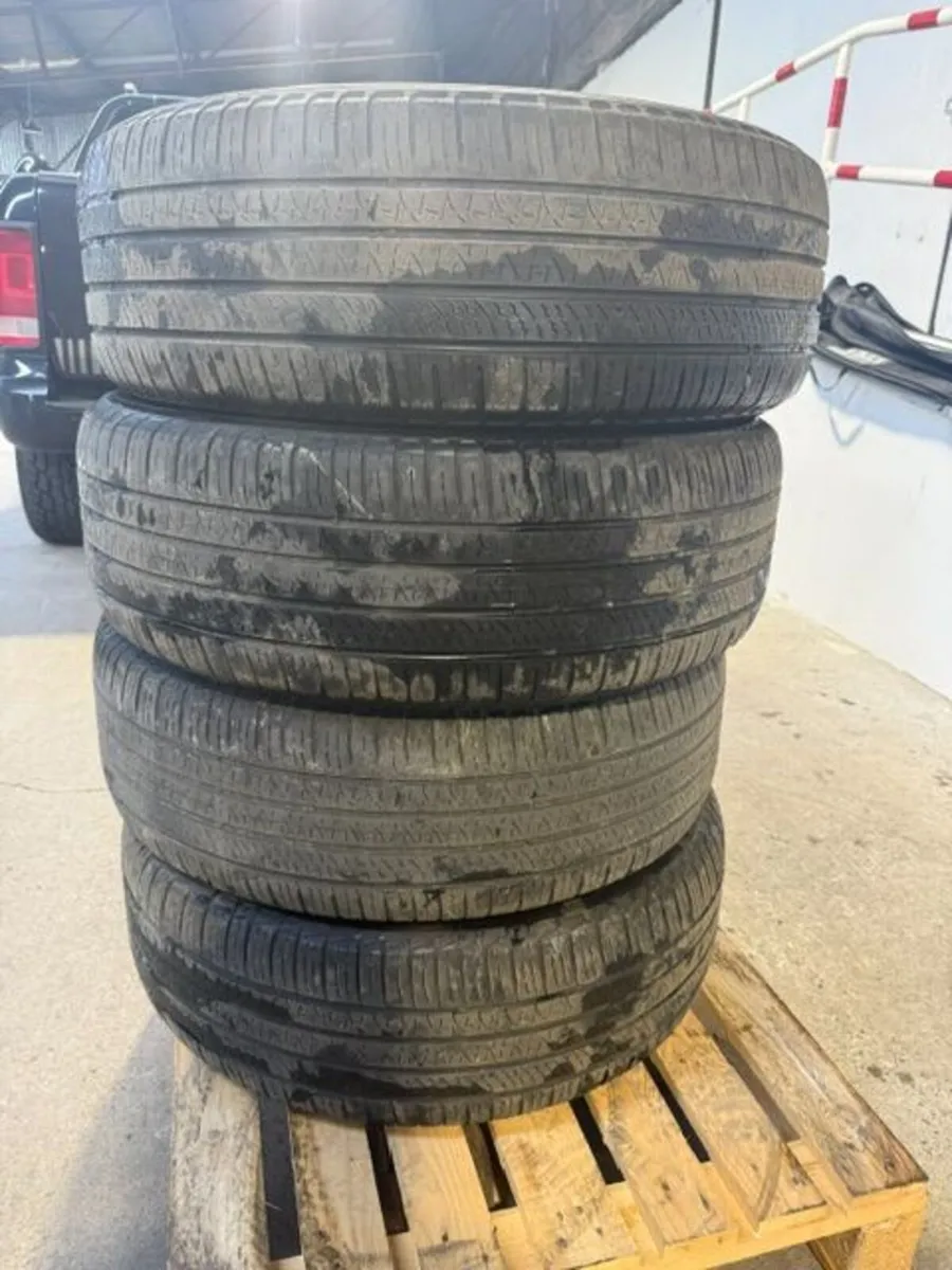 19" LANDROVER DEFENDER ORIGINAL ALLOYS & TYRES - Image 2