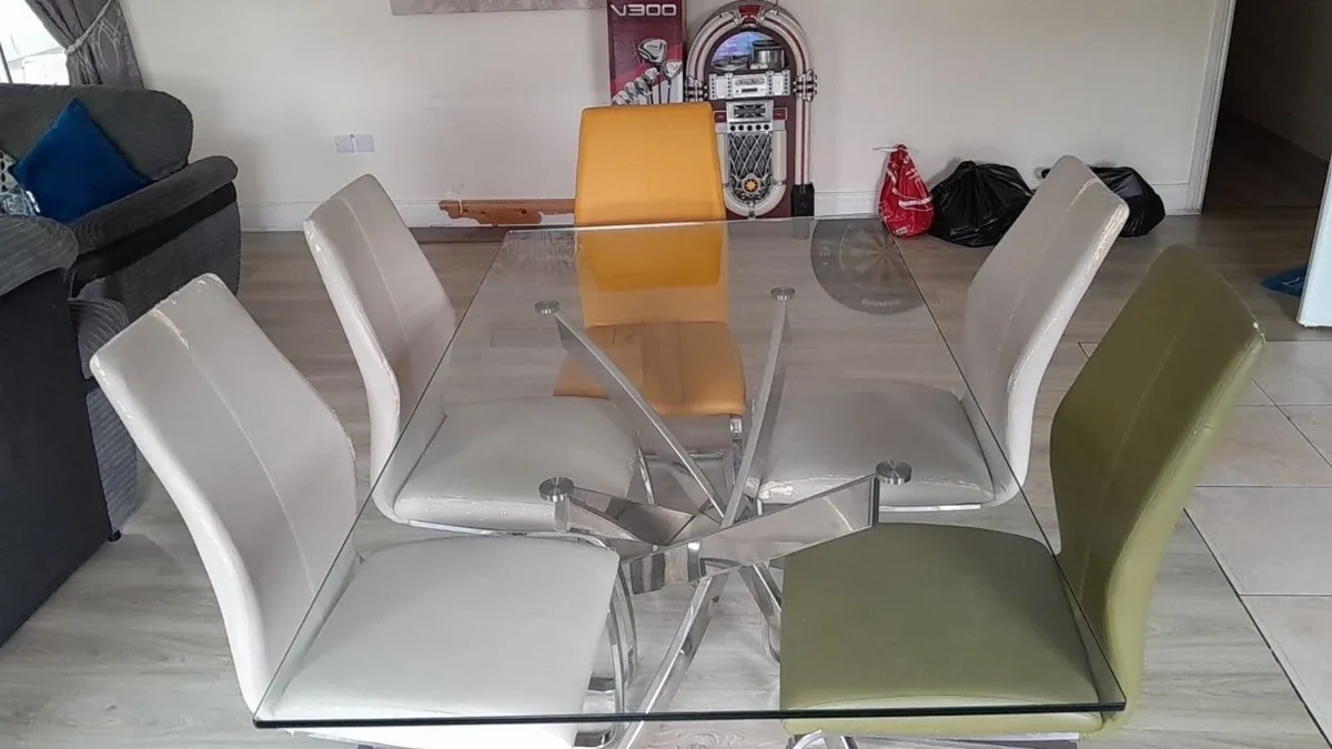 Dining table & 6 chairs - Image 2