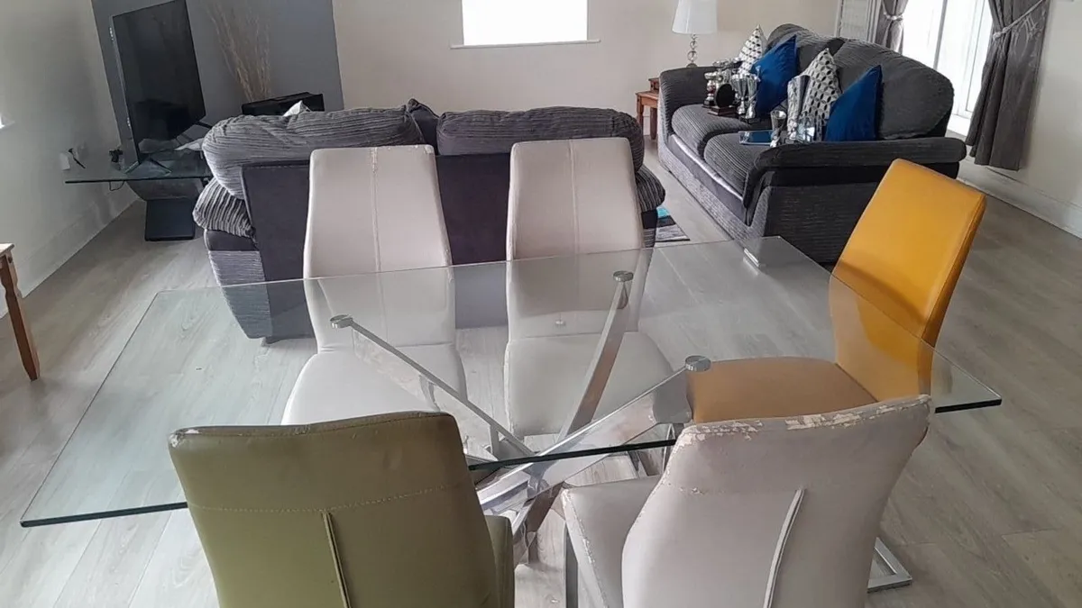 Dining table & 6 chairs - Image 3