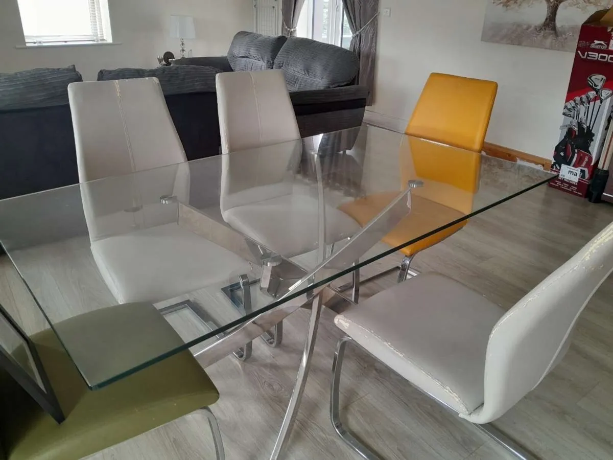 Dining table & 6 chairs - Image 4