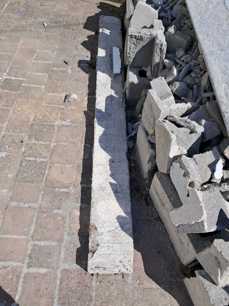 Concrete lintel