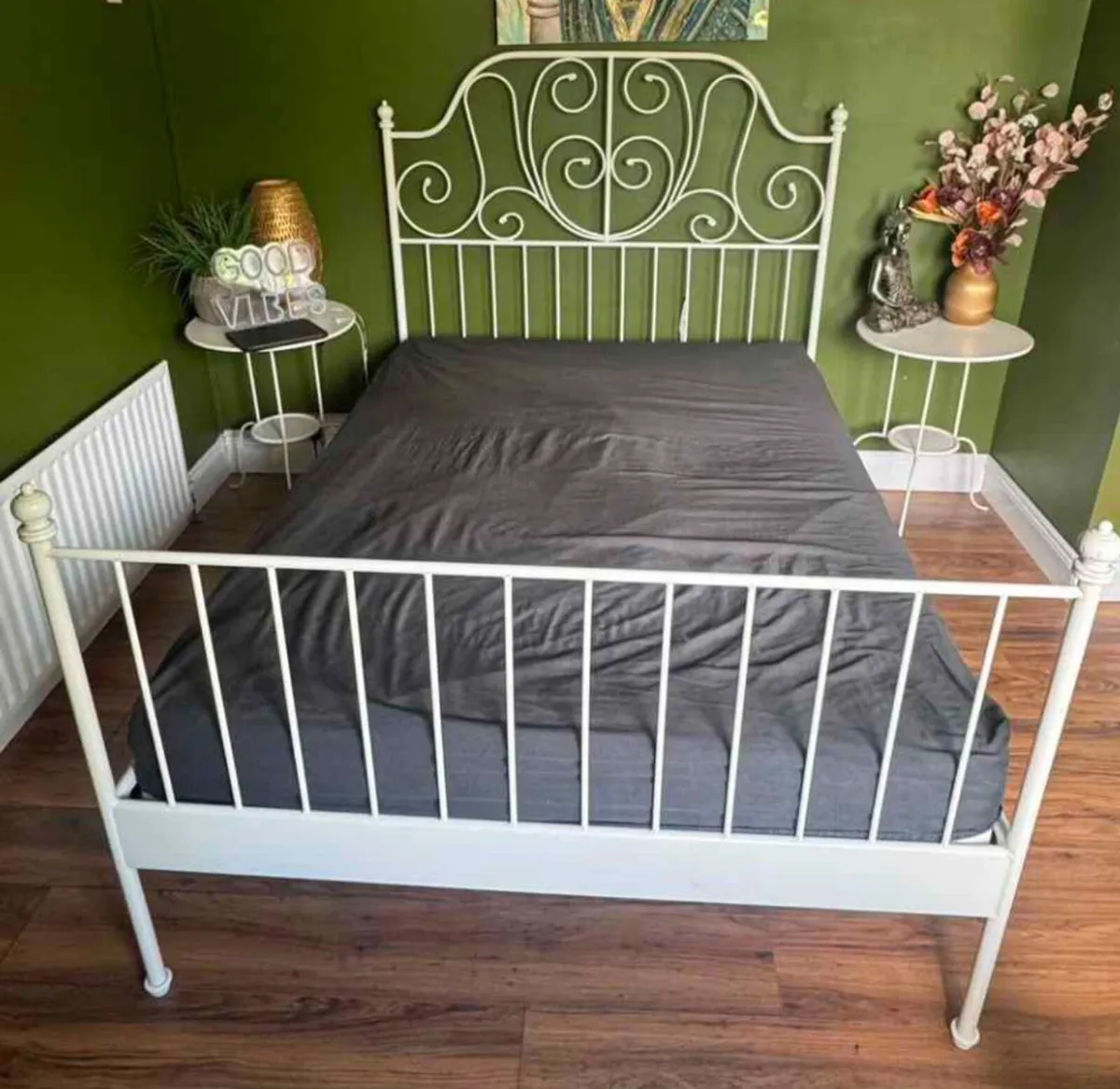 Beautiful Sturdy White Metal 4Ft 6” Double Bed - Image 2
