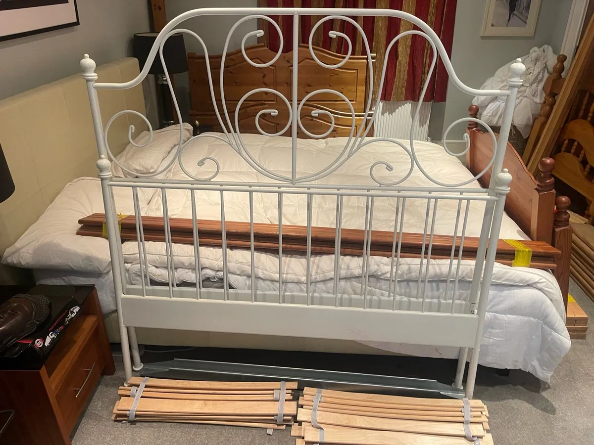 Beautiful Sturdy White Metal 4Ft 6” Double Bed - Image 3