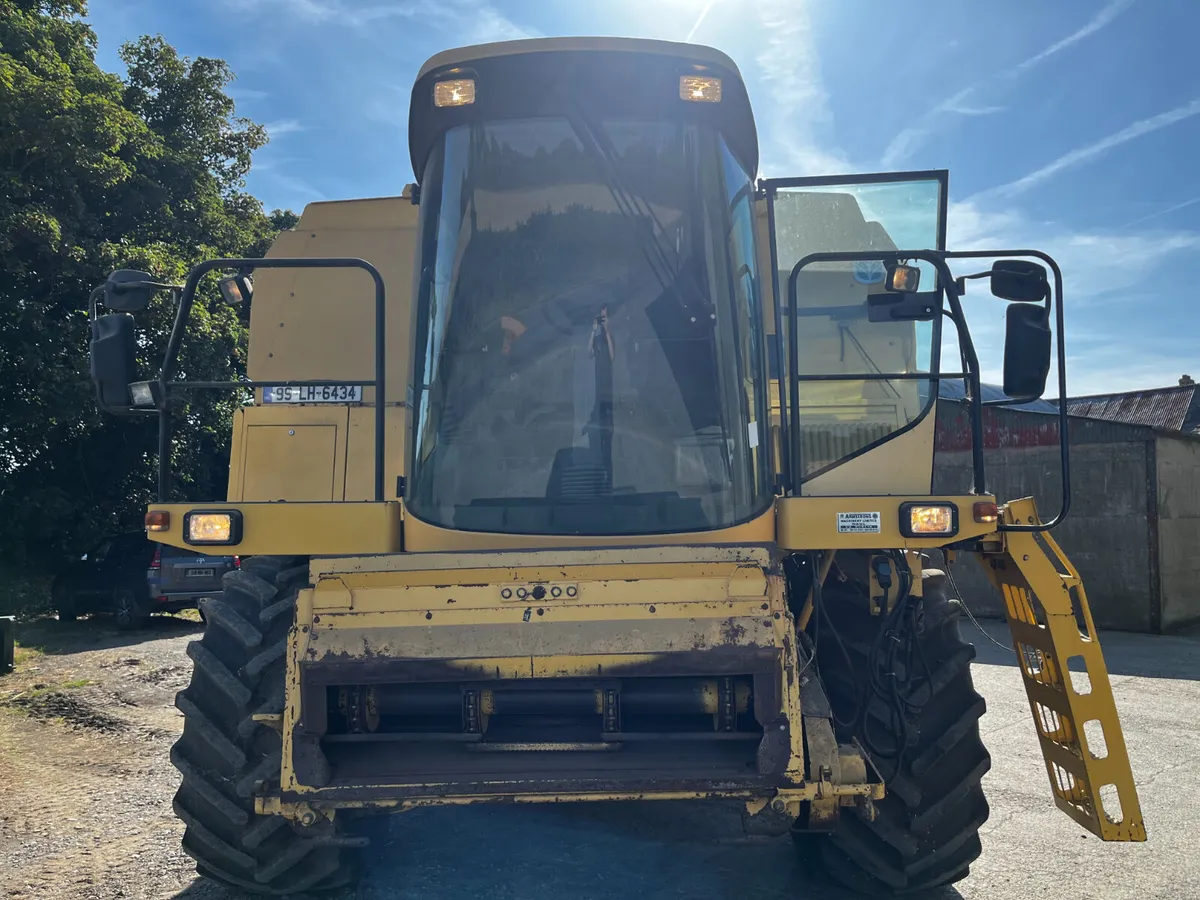 1999 New Holland TX 66 + 20FT HEADER - Image 2