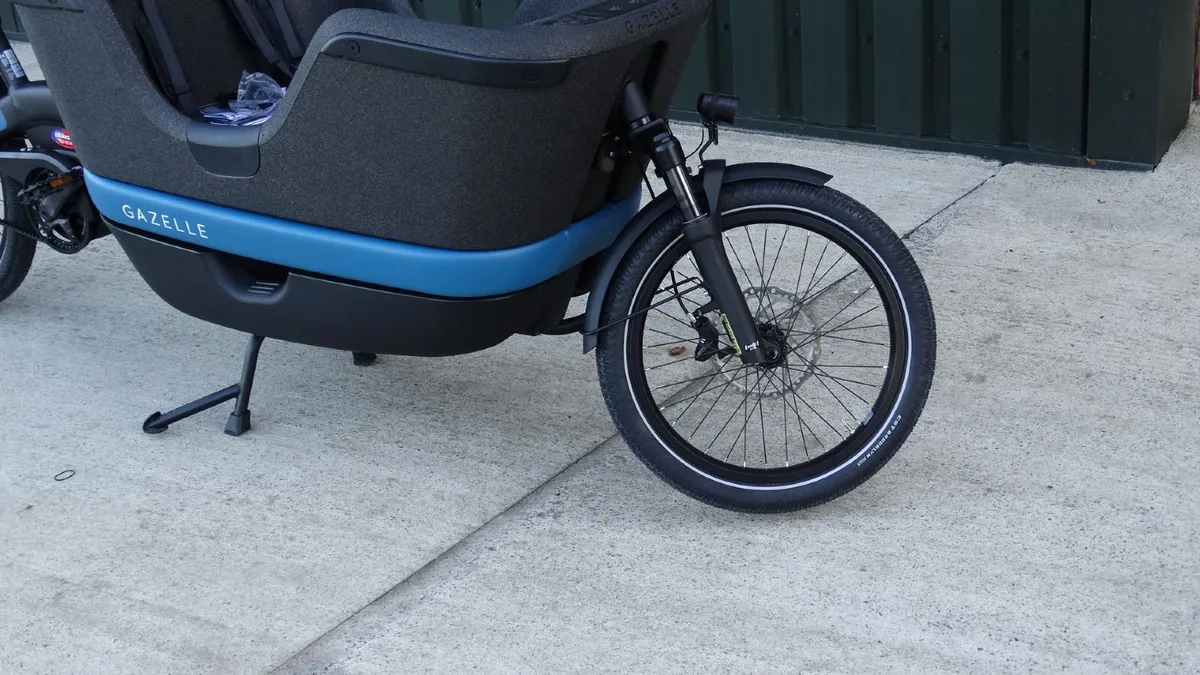 AS new Gazelle Makki Family Cargo Bike -Demo Stock - Image 4