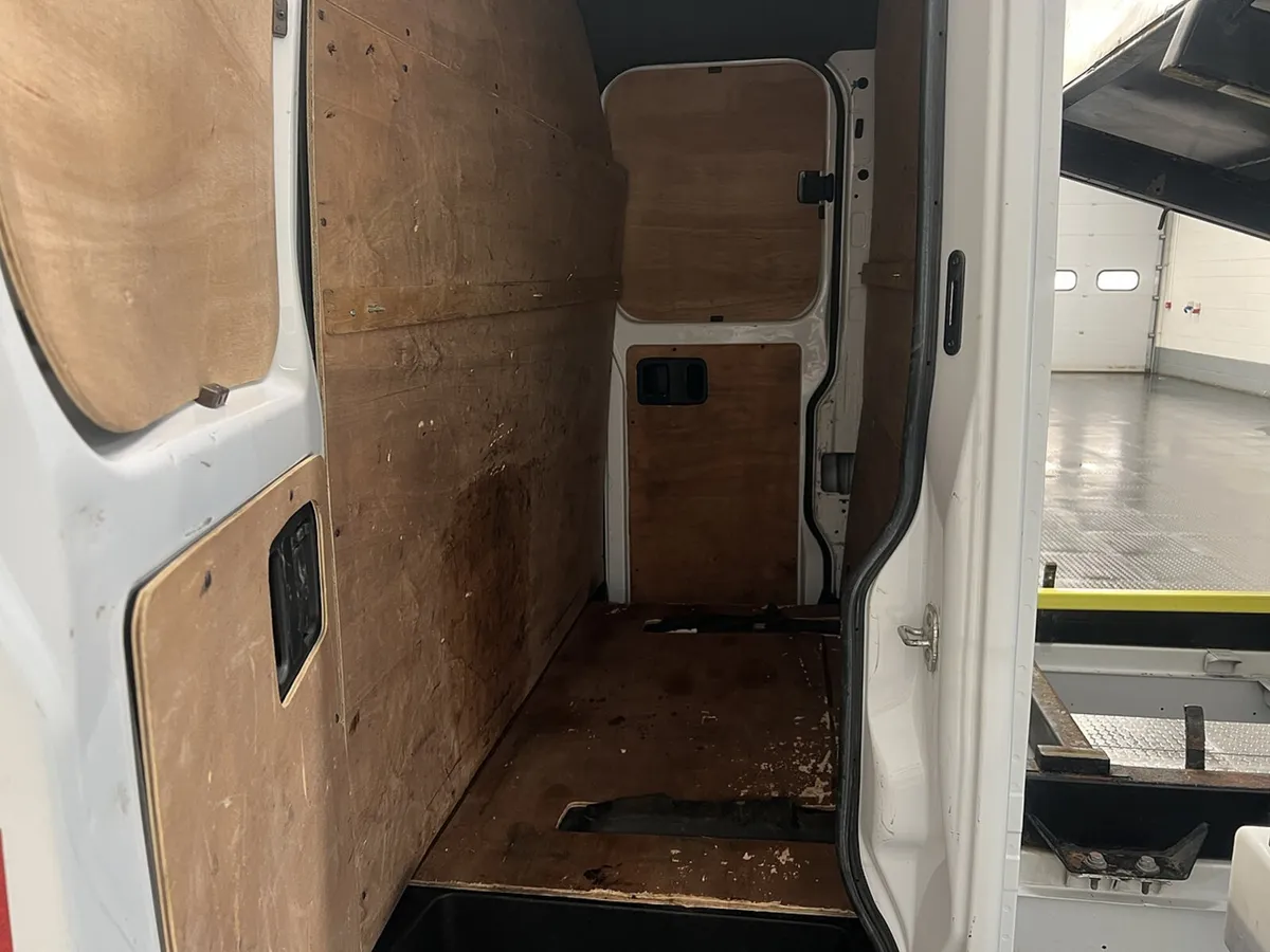 2023 Mercedes-Benz Sprinter Tipper Van - Image 4