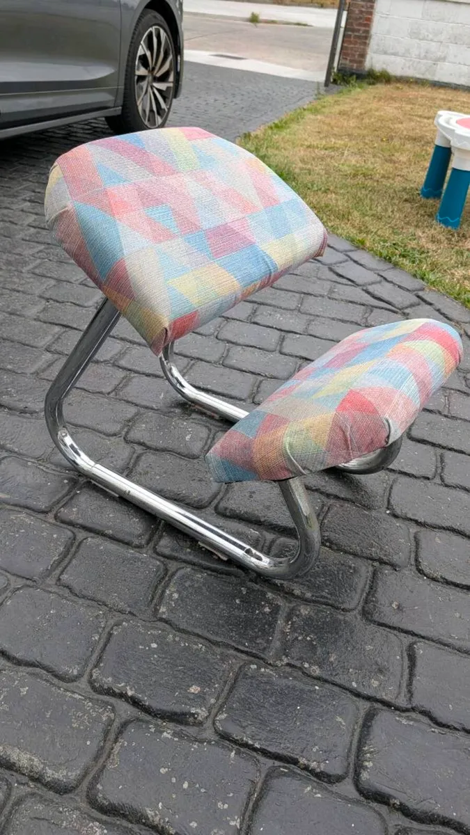 Knee Chair - Image 4