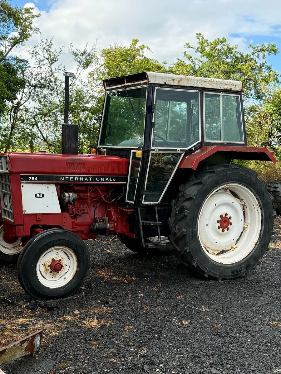 International 784 tractor - Image 1