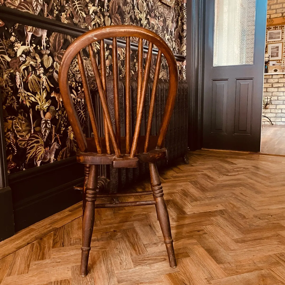 Antique Windsor Chairs x 9 - Image 3
