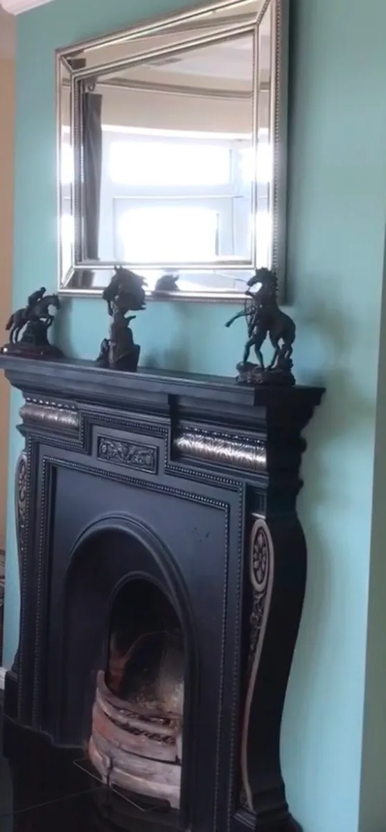 Beautiful cast iron fiteplace - Image 1
