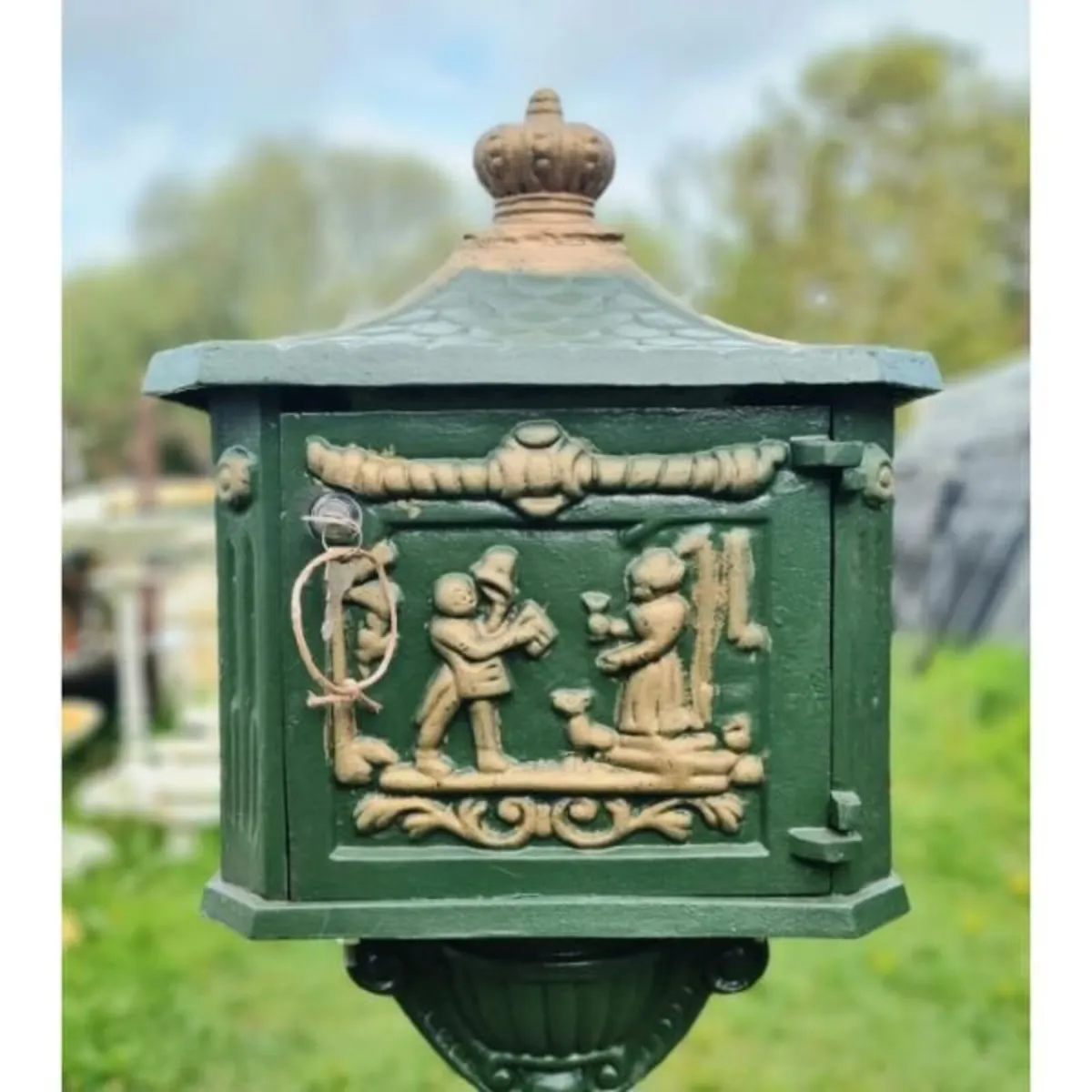 Cast Iron Freestanding Pole Post Box CH R 030 - Image 4