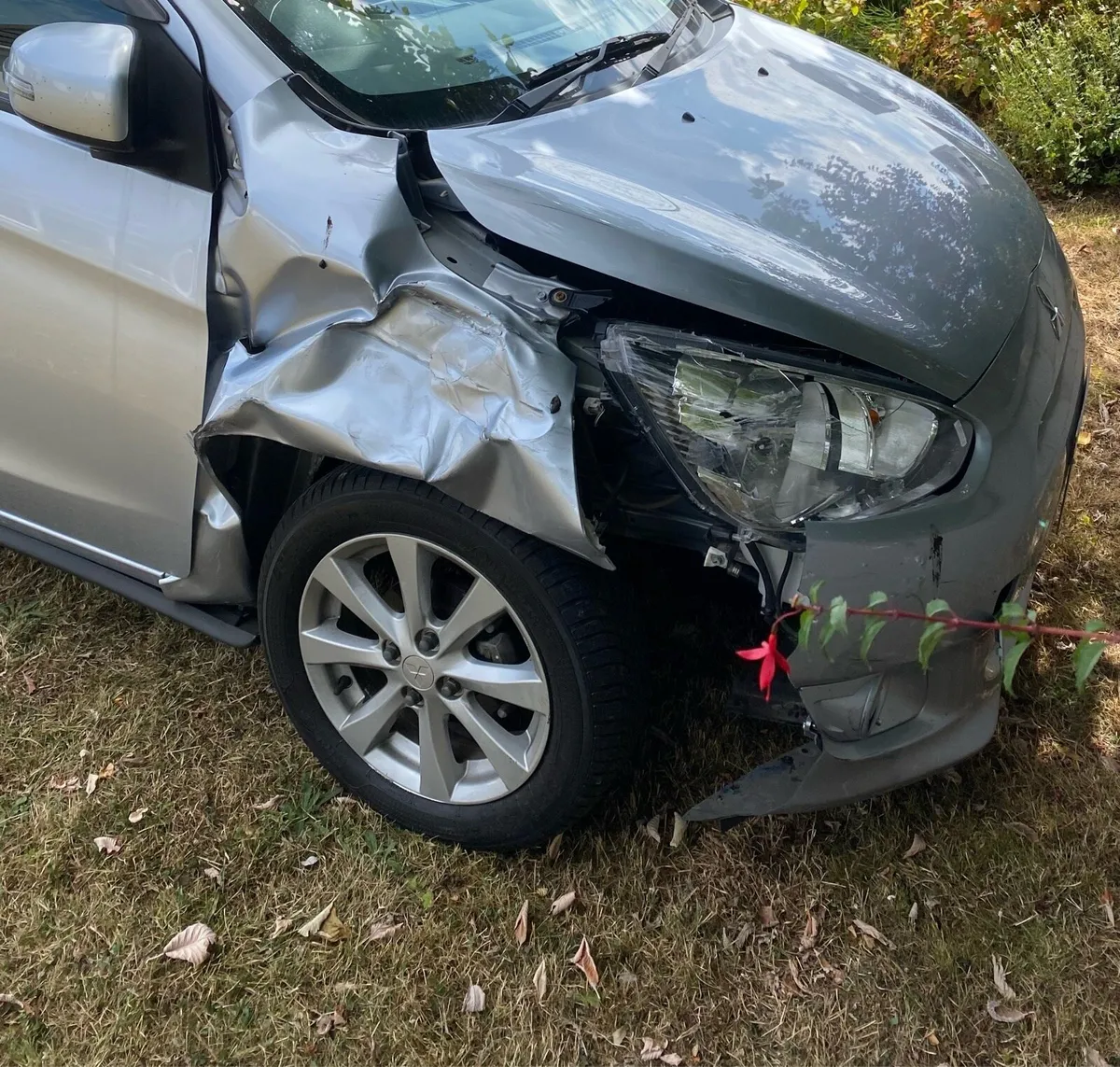 Mitsubishi Mirage 2015 low kms * damaged* NCT - Image 2