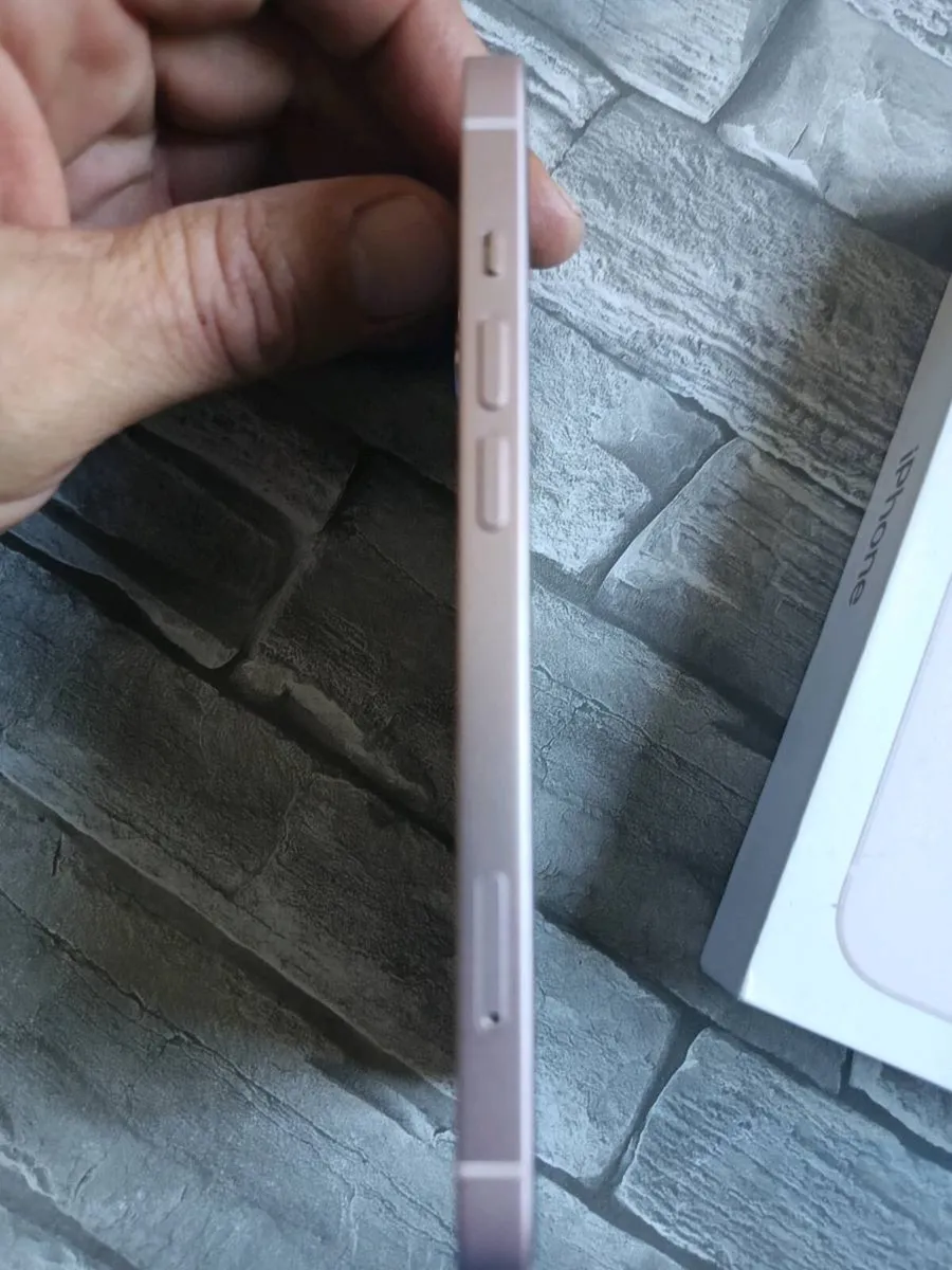 iPhone 13 - Image 3