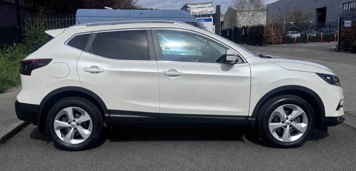 2021 Nissan Qashqai SV Commercial - Image 3