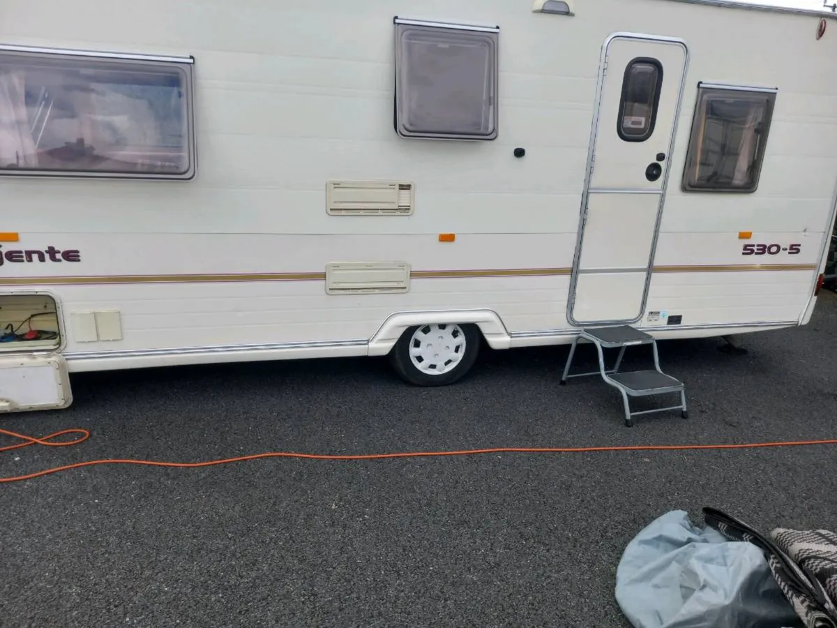 4/5 berth caravan - Image 2