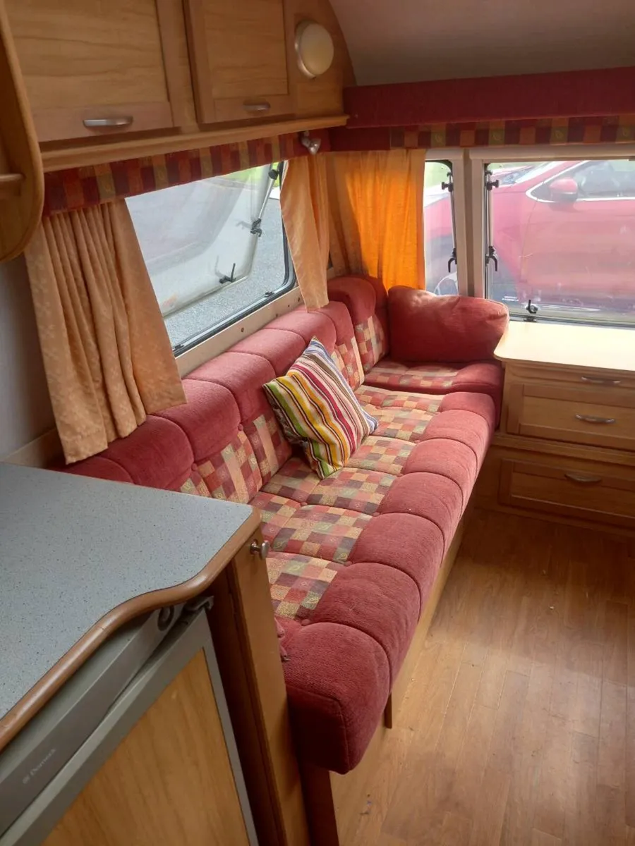 4/5 berth caravan - Image 4