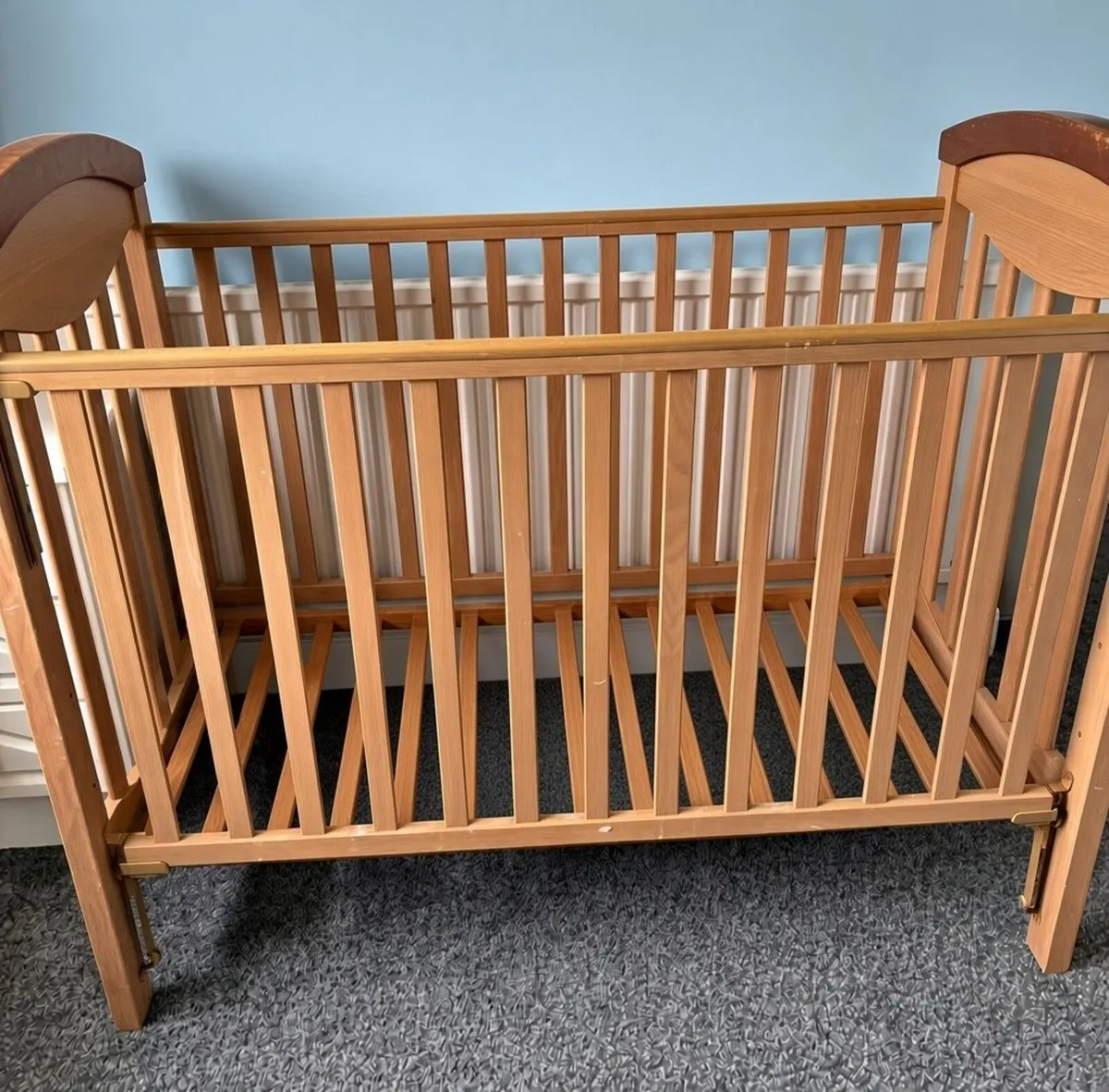 Solid Wood Baby Cot – Adjustable Base - Image 1