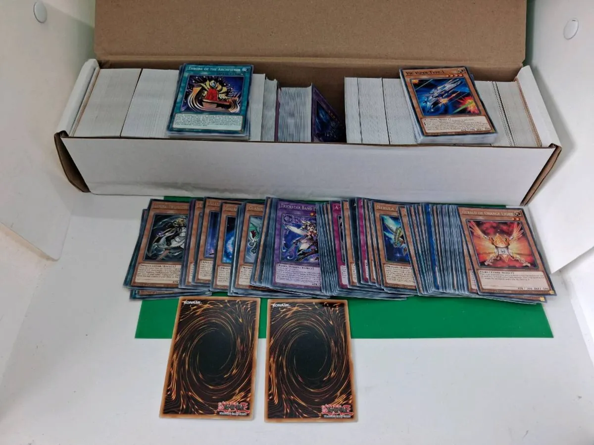 Postage - 4 xBRAND NEW YUGIOH 1000 CARD COLLECTION - Image 3