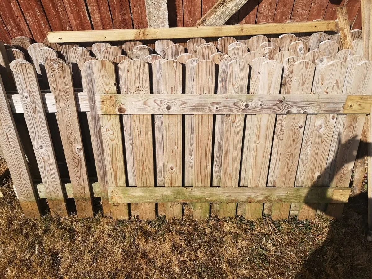 Timber fence 1.8 x .9 - Image 2