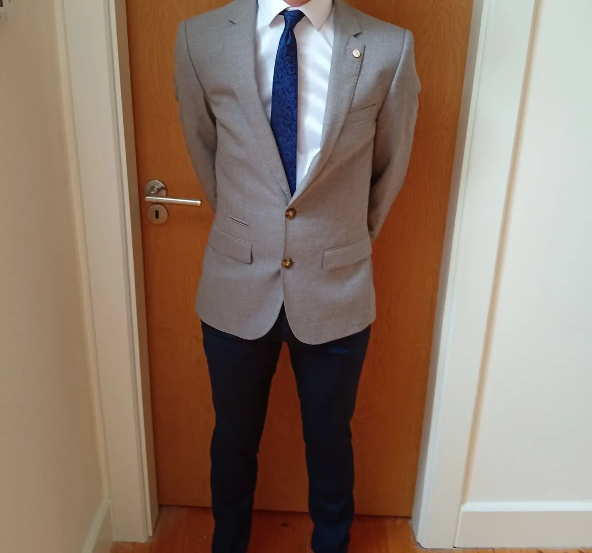 Men's suit (young man/teenager) - Image 1