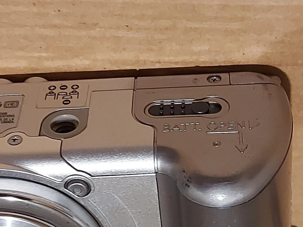 Canon PowerShot A80 Digital Camera, in carry case - Image 3