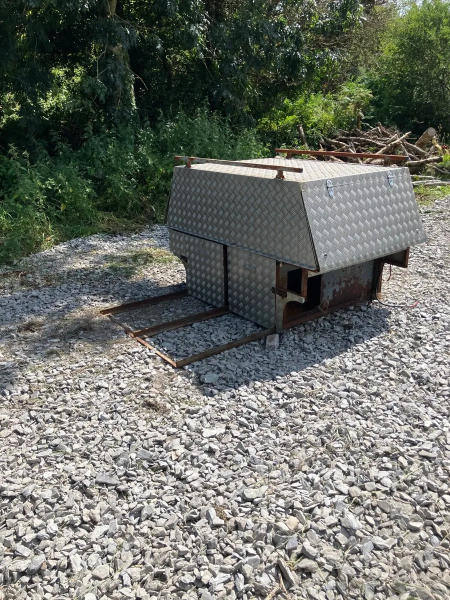 Jeep toolbox /Storage - Image 1