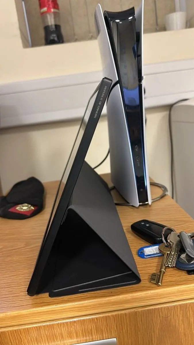 ASUS Rog Strix XG17AHPE 17.3" portable Gaming Monitor - Image 2