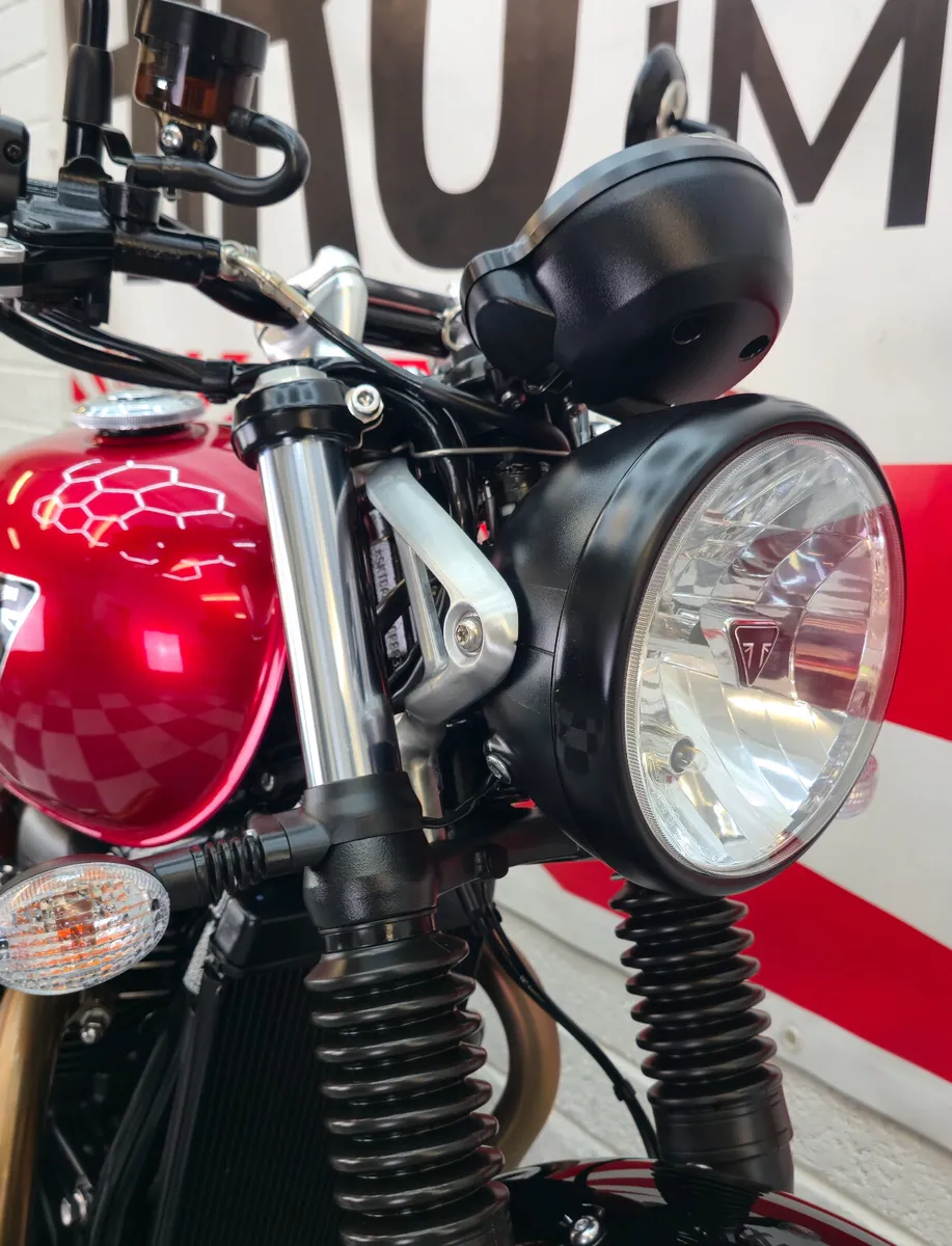 2024 Triumph Speedtwin 900 - Image 4